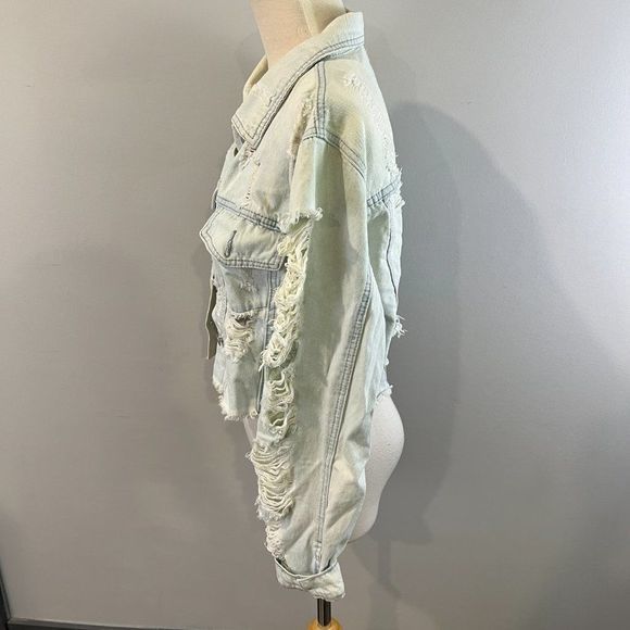 🌿4/$35🌿 REVAMPED DENIM Light Wash Distressed Jean Jacket (XL) - Picture 4 of 8
